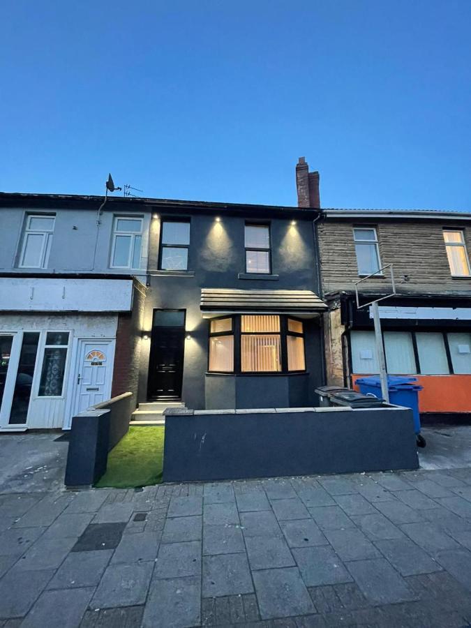 Lovely 2-Bed Apartment In Blackpool Secret House Exterior foto